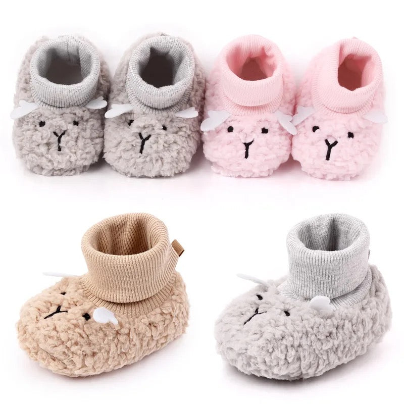 Infants adorable sheep booties SHO