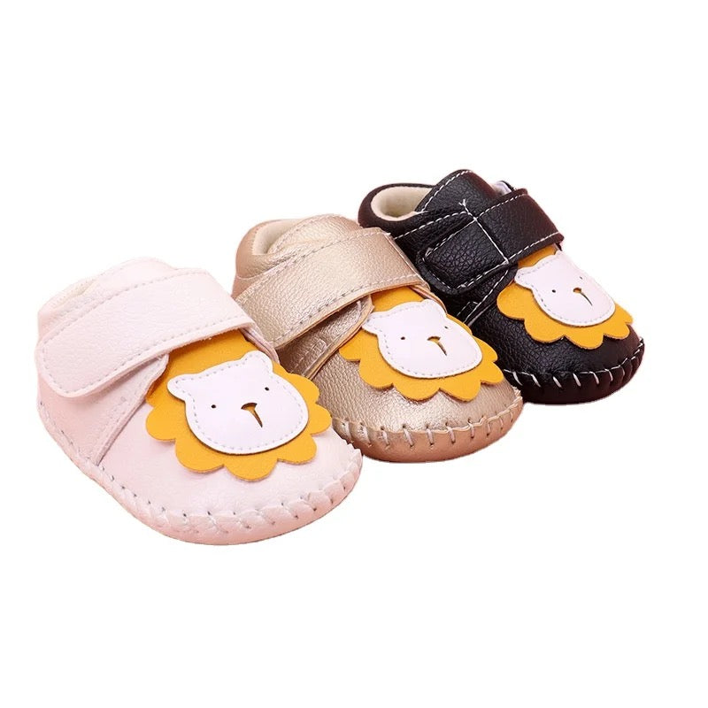 Lion embellished soft sole first walking shoes SHO