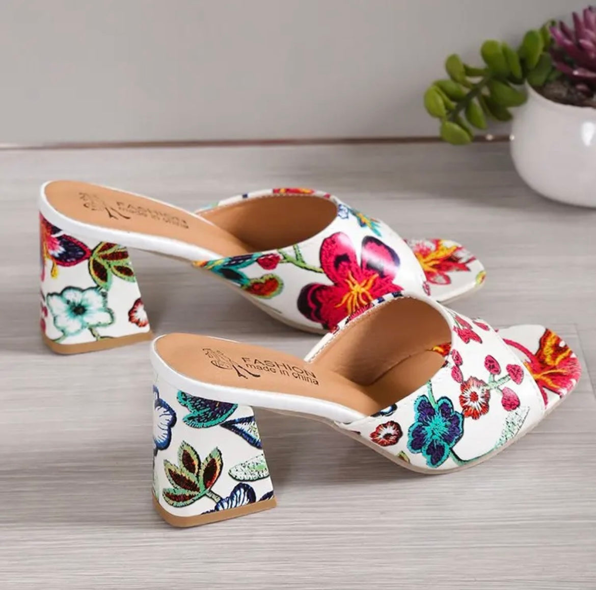Women round heel pullover high heel