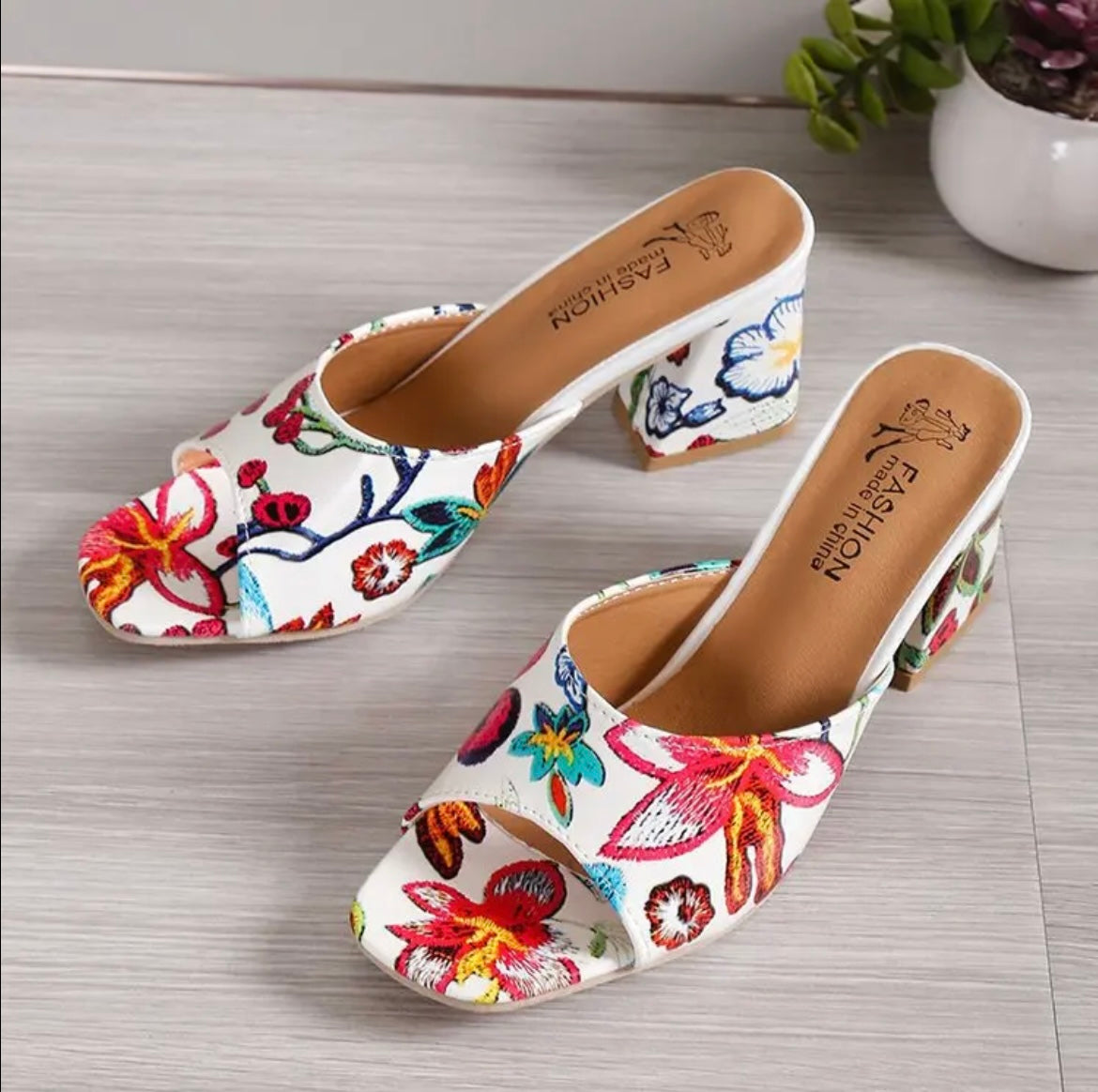 Women round heel pullover high heel