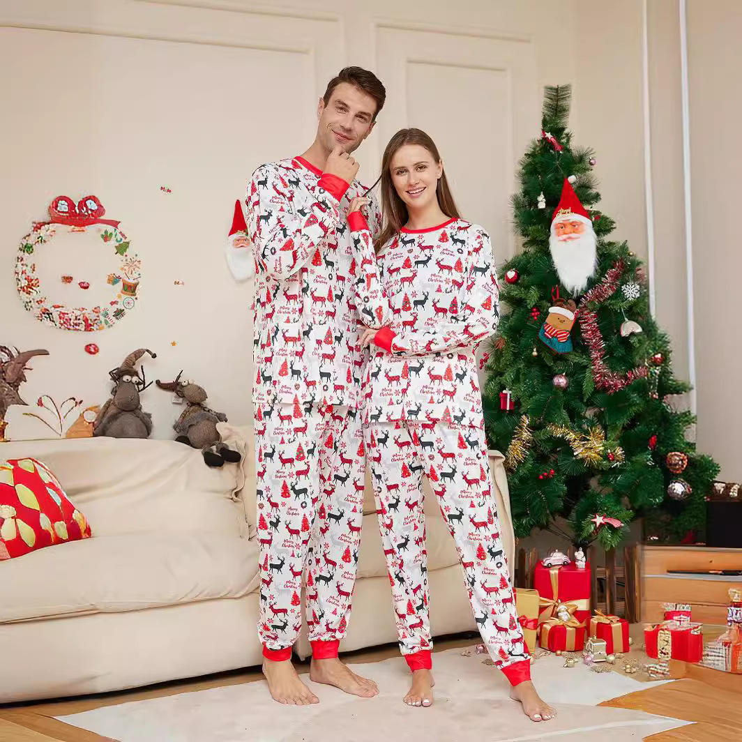 Parent-Child Pajamas Set With Christmas Reindeer Print Long Sleeved Loose And Comfortable Family Pajamas