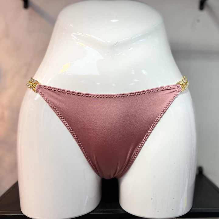 Manufacturer's Erotic Sexy Thong Women's Low Waist Elastic Metal Chain Lace Embroidered Hot Pants Women's Erotic Clothing