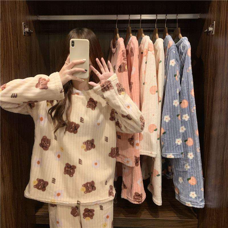 High End Skin Friendly Coral Fleece Pajamas For Winter Women's New Loose Long Sleeved Cartoon Casual Home Wear Two-Piece Set