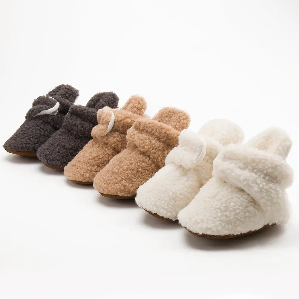 Infants warm booties SHO