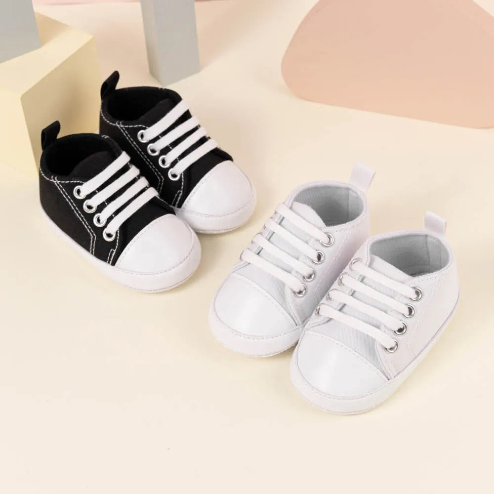 Classic baby canvas sneakers