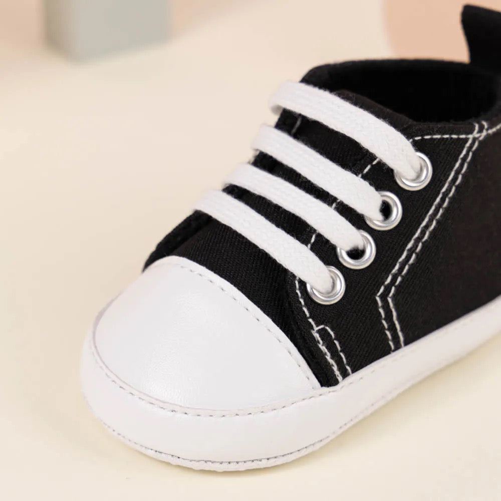 Classic baby canvas sneakers