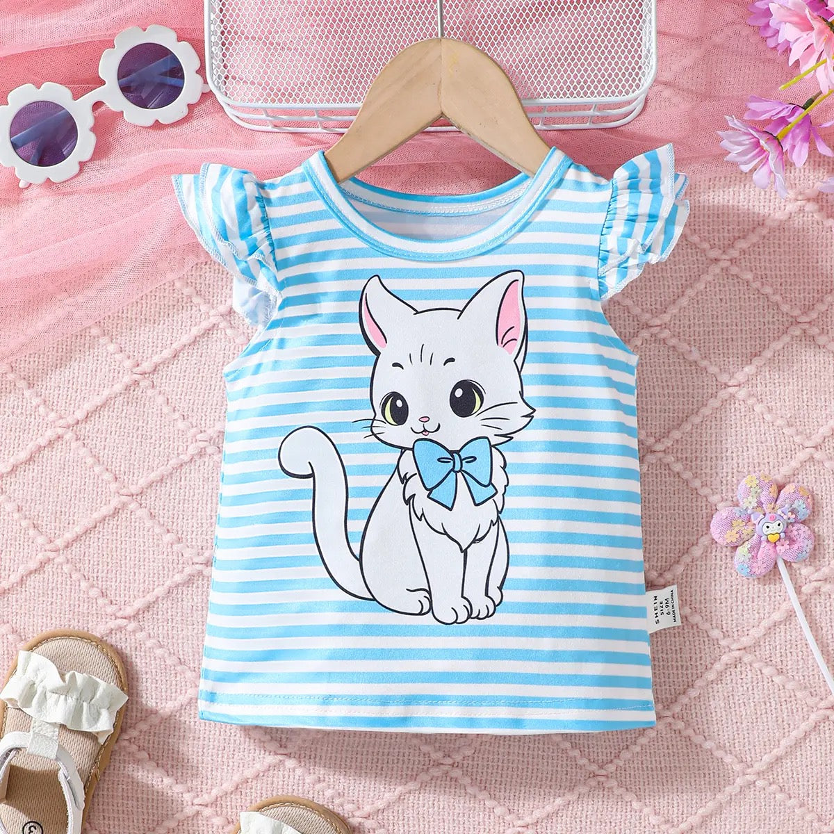Toddlers top with cats